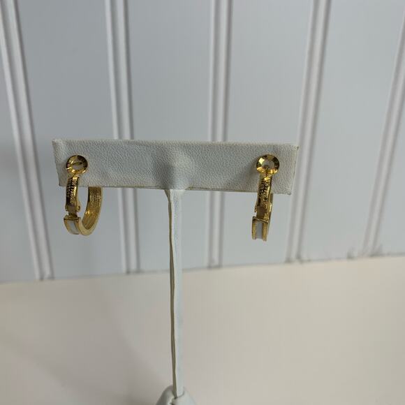 Vintage Latch Back Hoop Earrings White Inlay 3/4" diameter - Picture 4 of 4